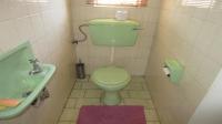 Bathroom 2 - 2 square meters of property in De Deur
