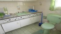 Bathroom 3+ - 10 square meters of property in De Deur