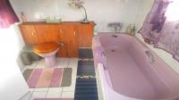 Main Bathroom - 6 square meters of property in De Deur