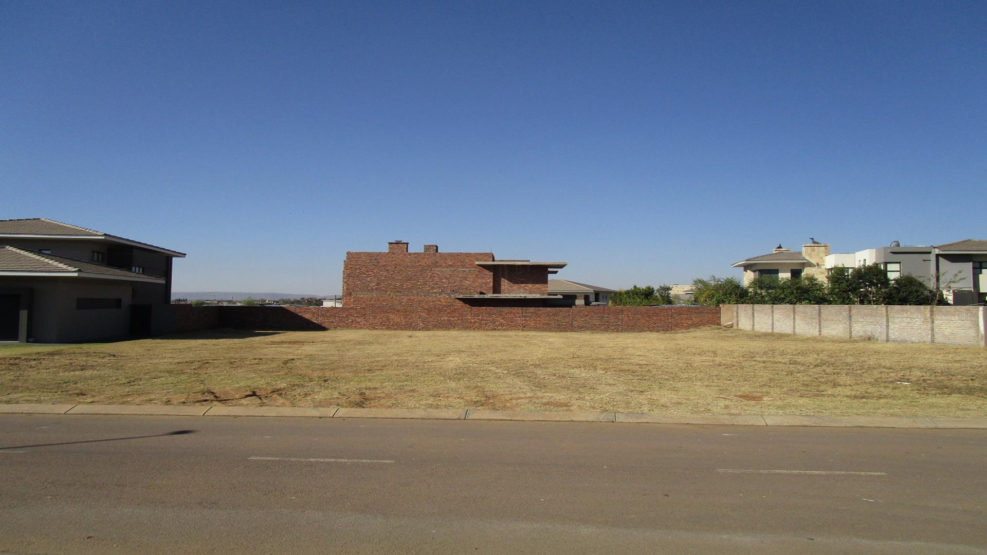 Front View of property in Lombardy Estate