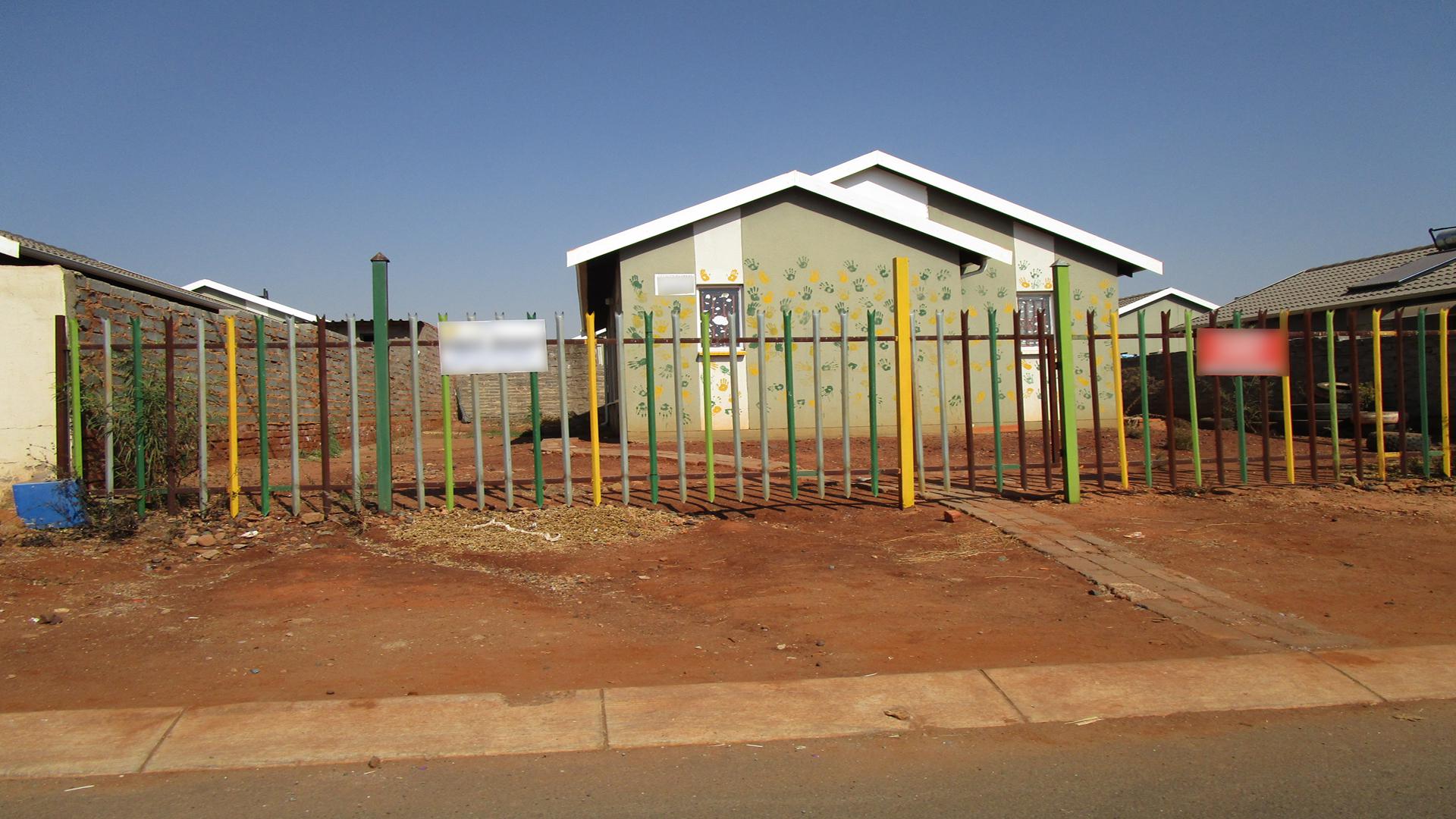 FNB Quick Sell 3 Bedroom House for Sale in Rosslyn MR31947