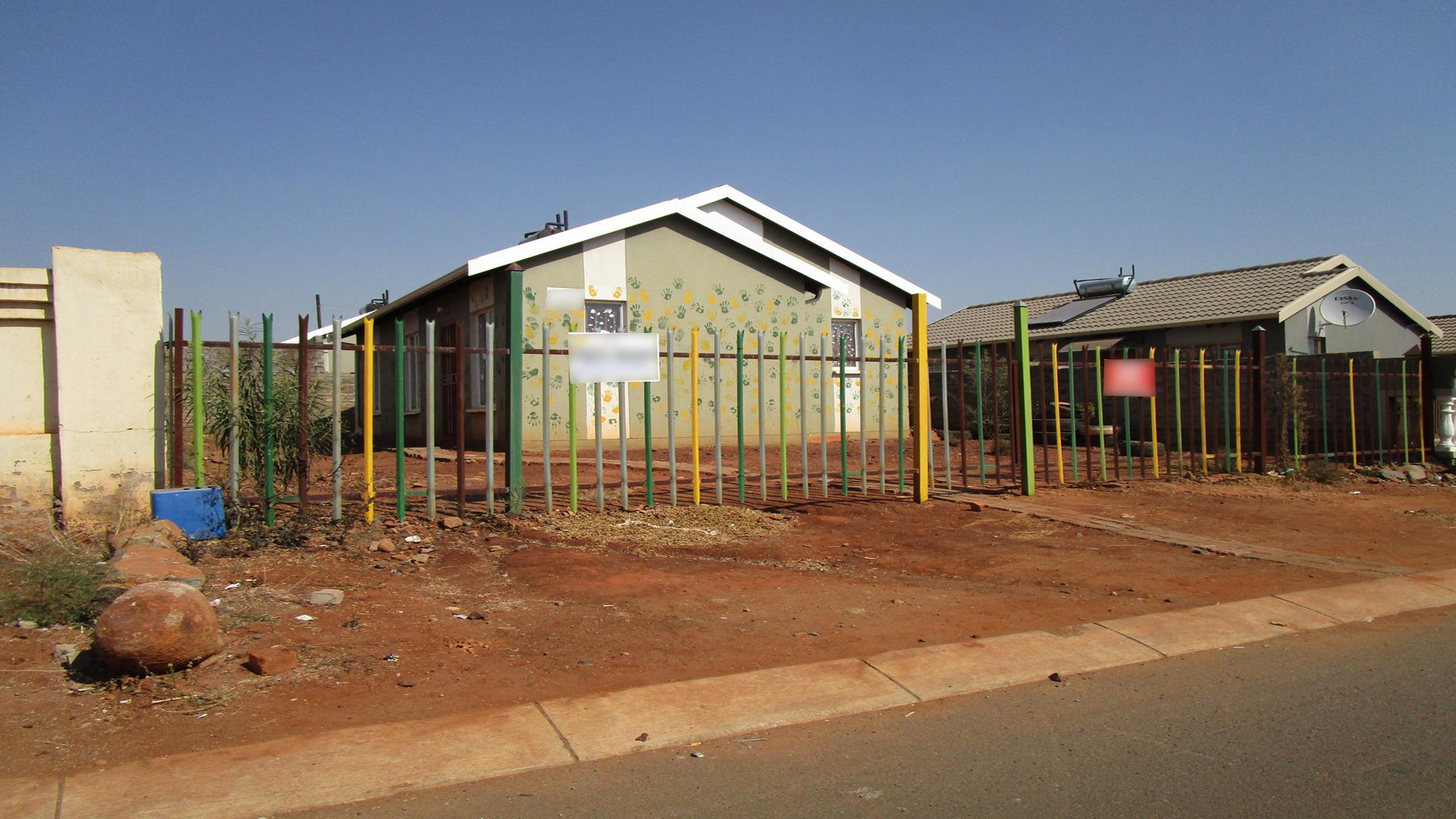 FNB Quick Sell 3 Bedroom House for Sale in Rosslyn MR31947