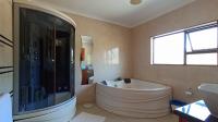 Main Bathroom - 13 square meters of property in Wilropark