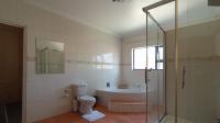 Bathroom 3+ - 18 square meters of property in Wilropark