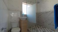 Bathroom 3+ - 18 square meters of property in Wilropark