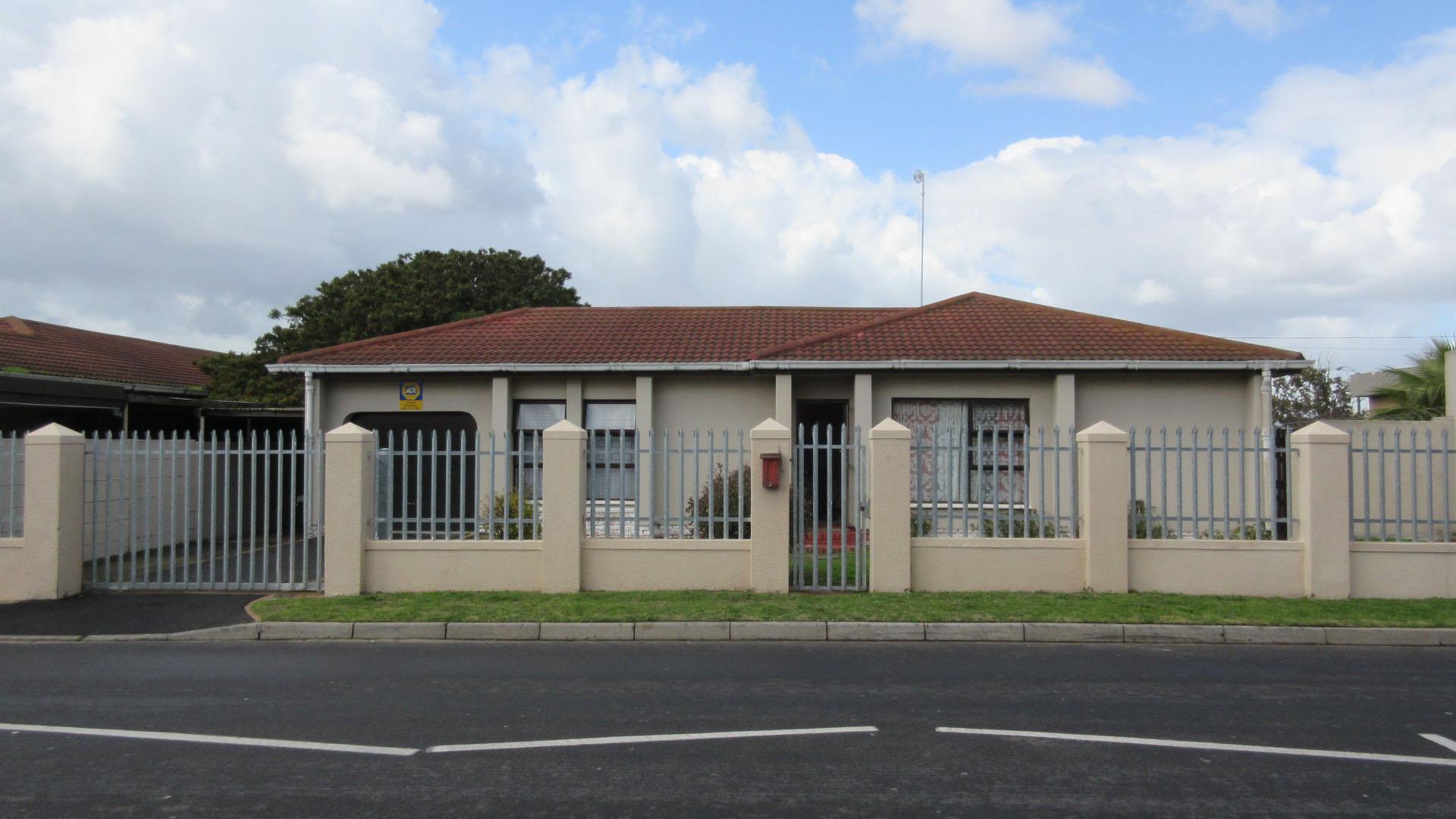 Front View of property in Kraaifontein