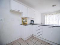 Kitchen of property in Gants Plaza