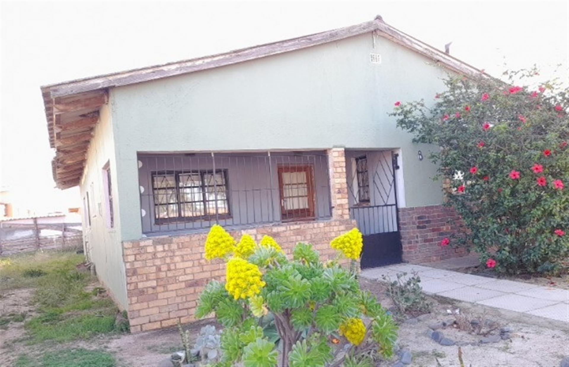 Front View of property in Mamre