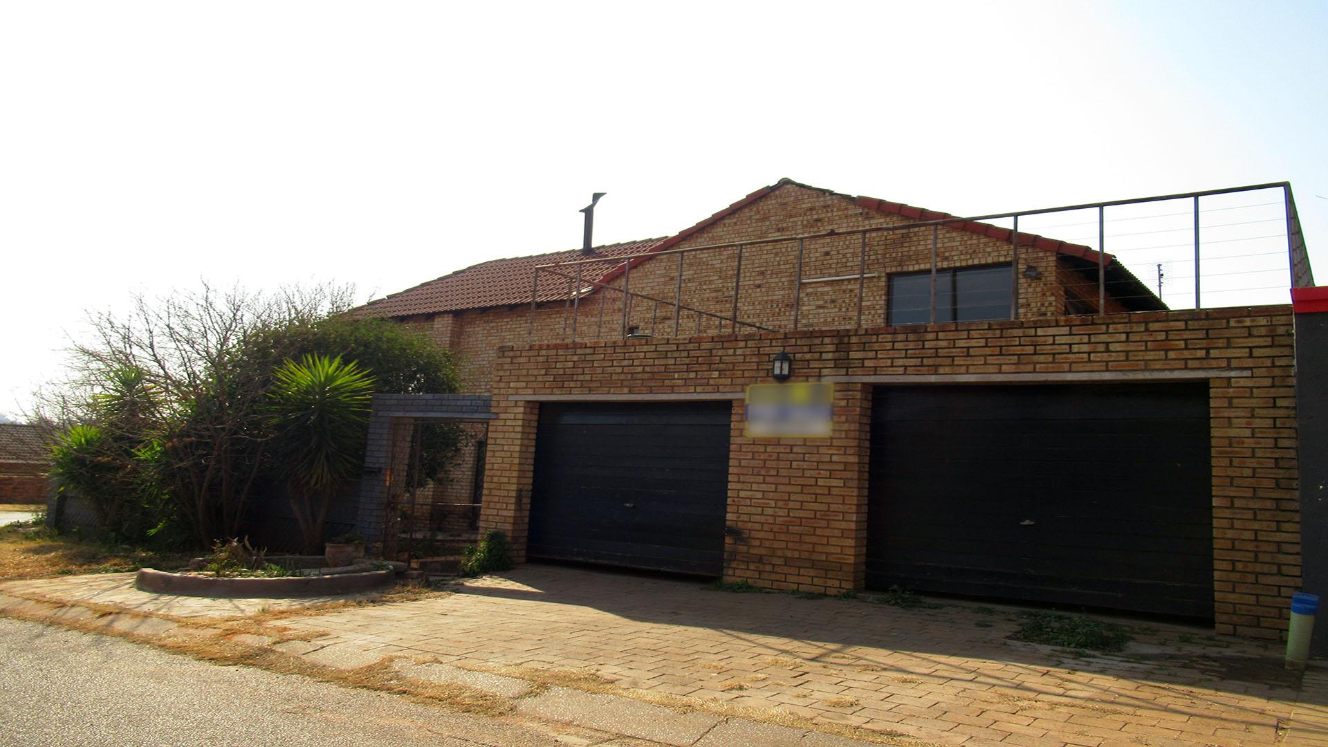 Front View of property in Eldorado Park AH