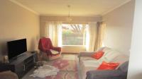 Lounges - 20 square meters of property in Beyers Park