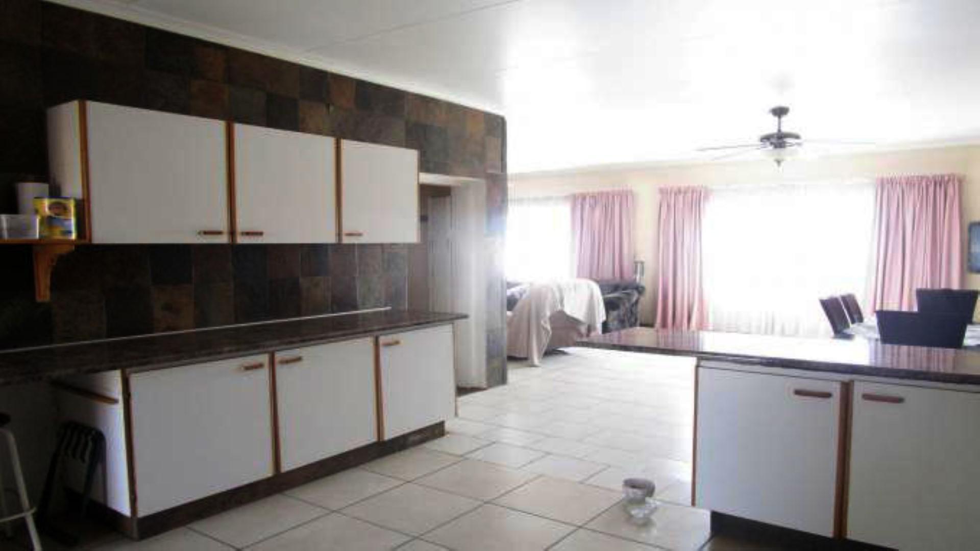 Kitchen - 24 square meters of property in Benoni AH