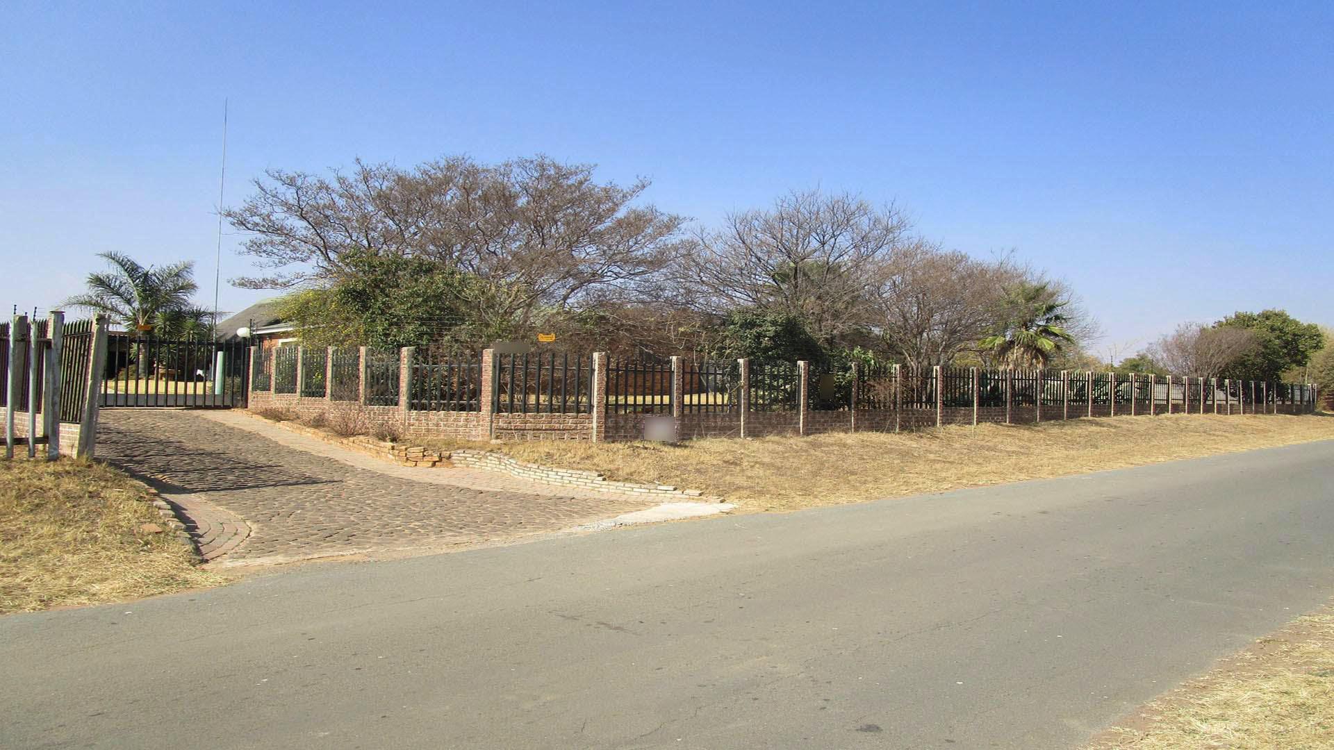 Front View of property in Benoni AH