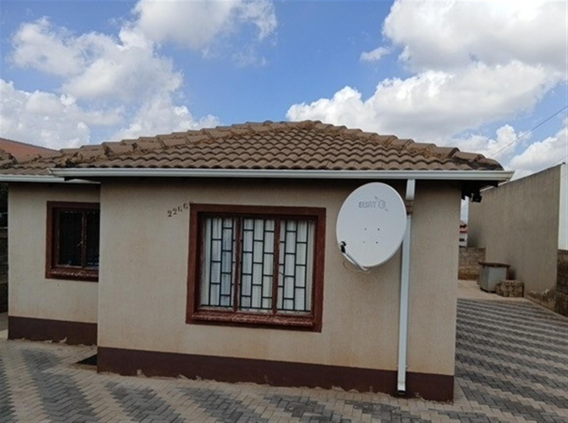Front View of property in Protea Glen