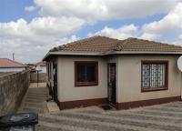 Front View of property in Protea Glen