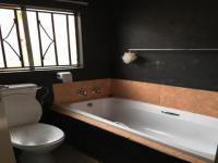 Bathroom 1 of property in Mahube Valley