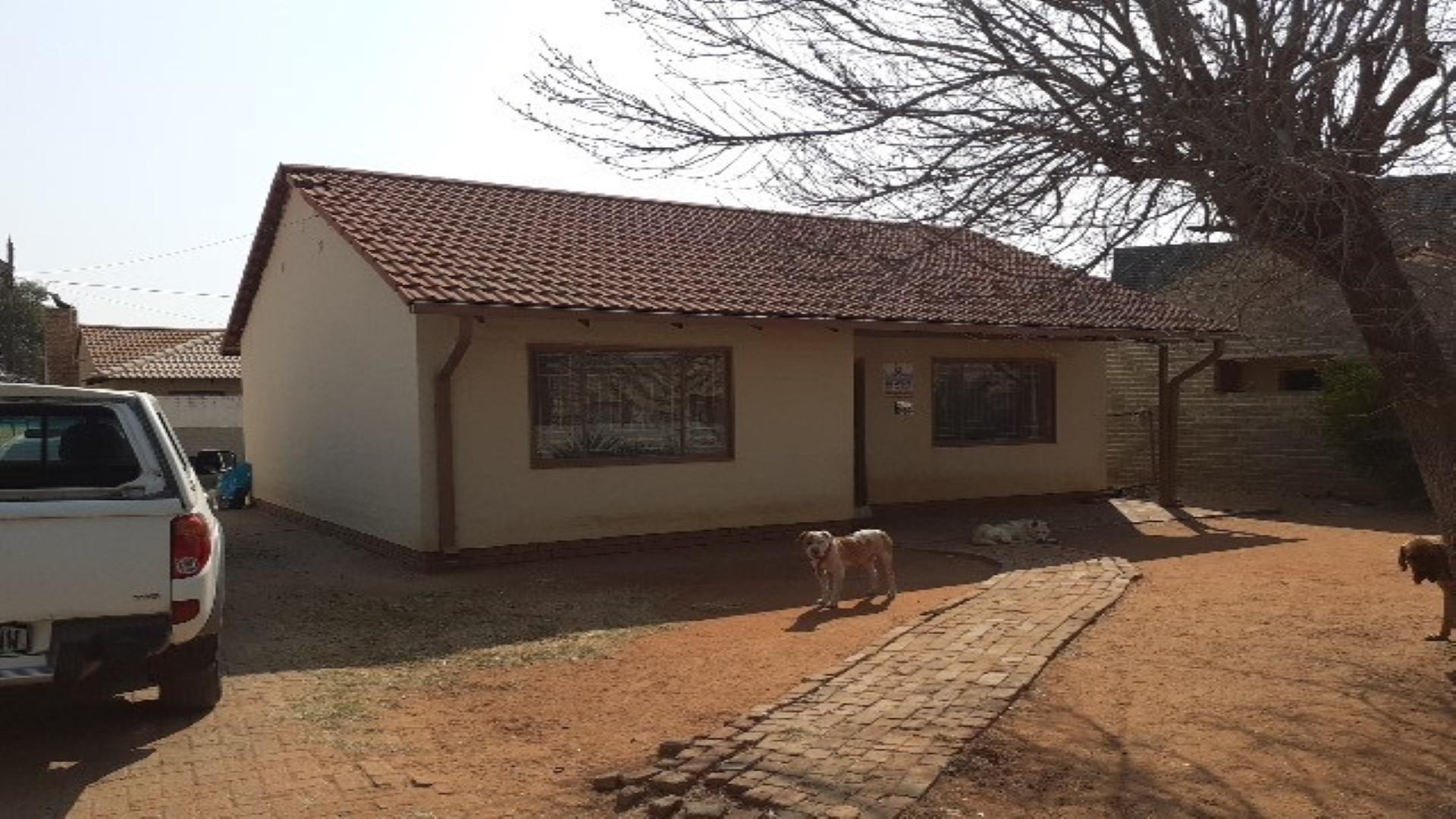 Front View of property in Mmabatho