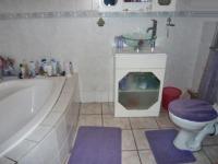 Bathroom 2 - 1 square meters of property in Buccleuch