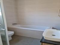 Bathroom 1 of property in Leeuwfontein Estates