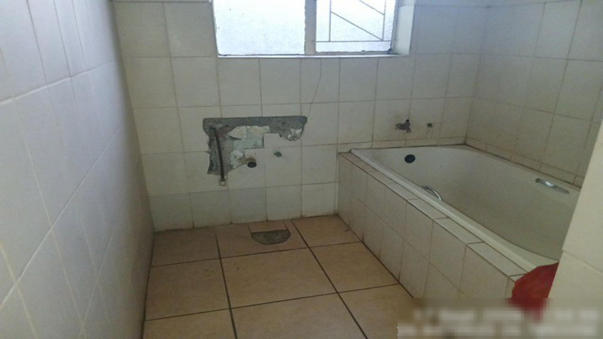 Bathroom 1 of property in Stilfontein