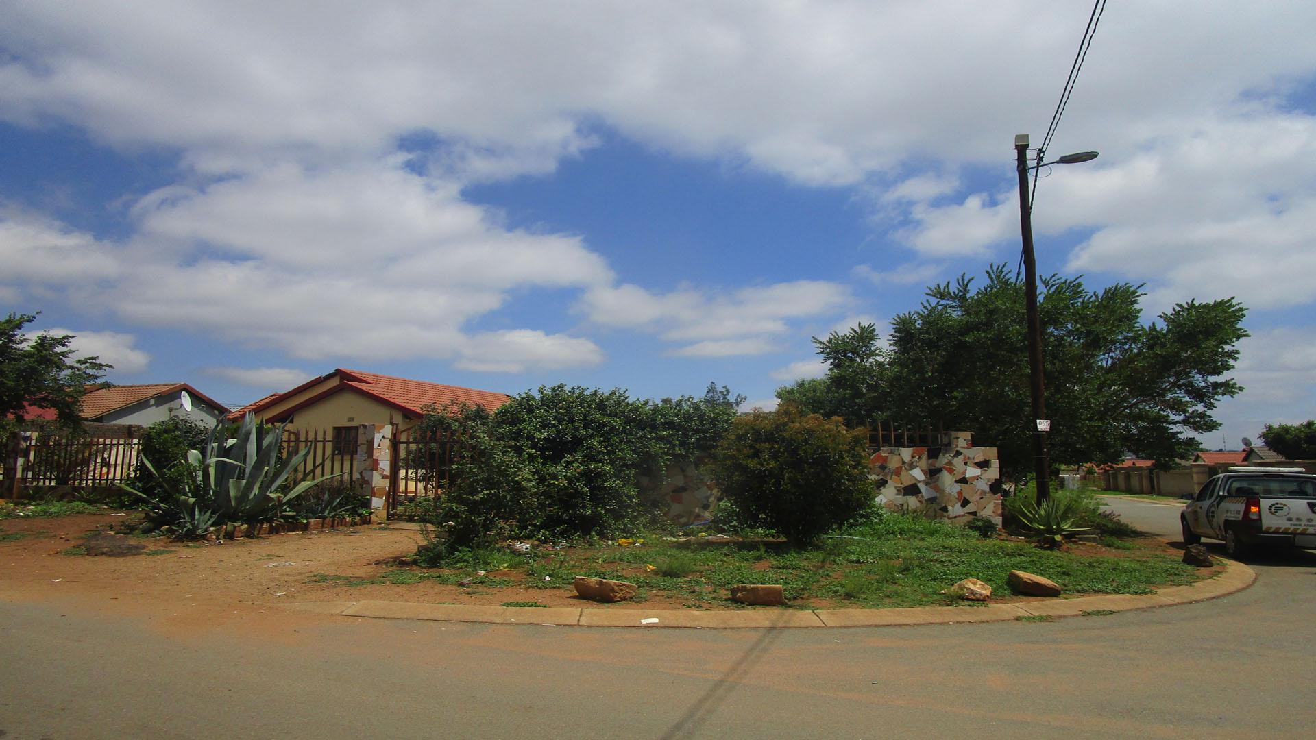 Front View of property in Protea Glen