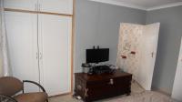Bed Room 2 - 14 square meters of property in Bisley