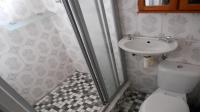 Bathroom 1 - 2 square meters of property in Bisley