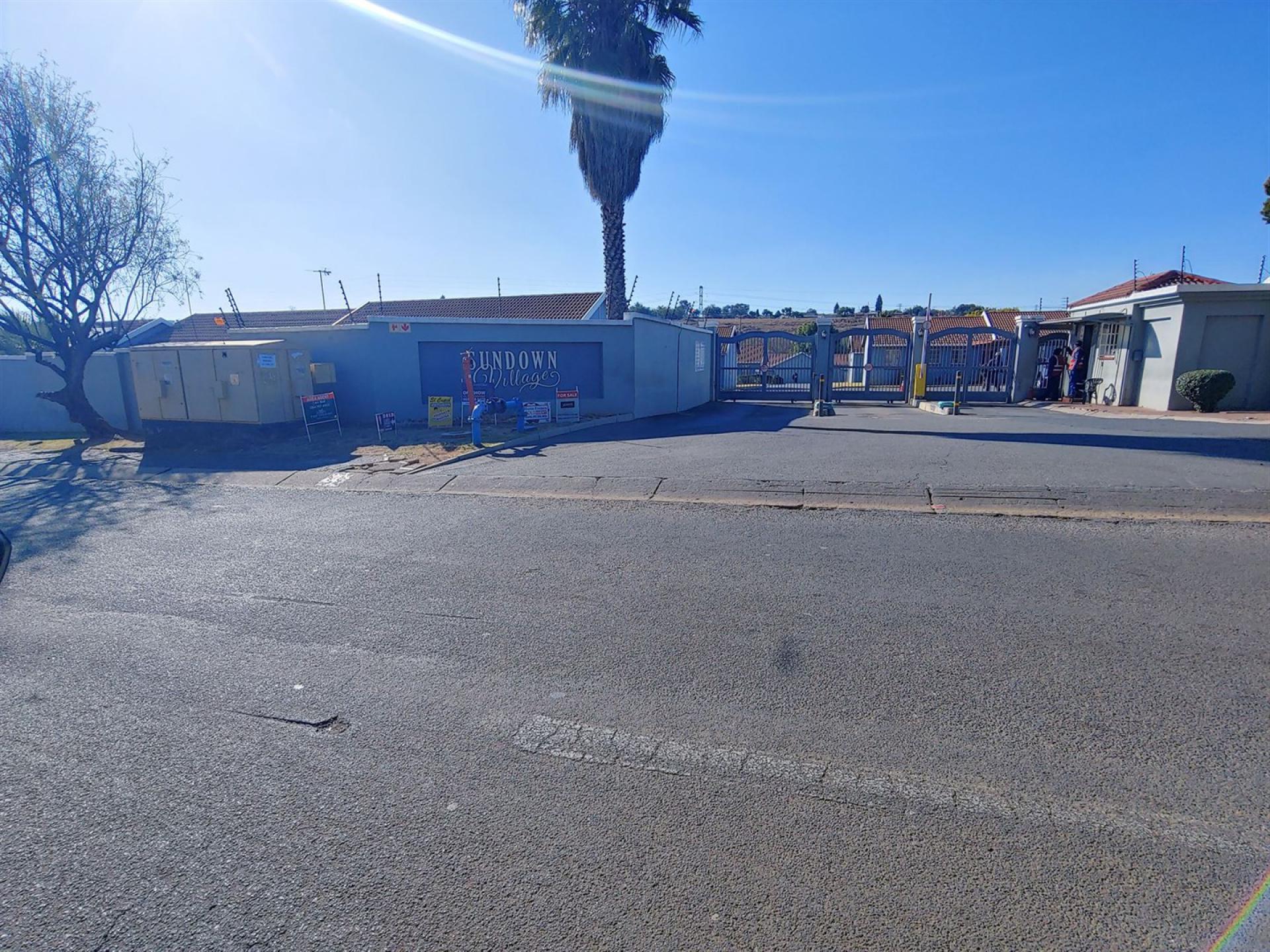 Front View of property in Roodepoort West