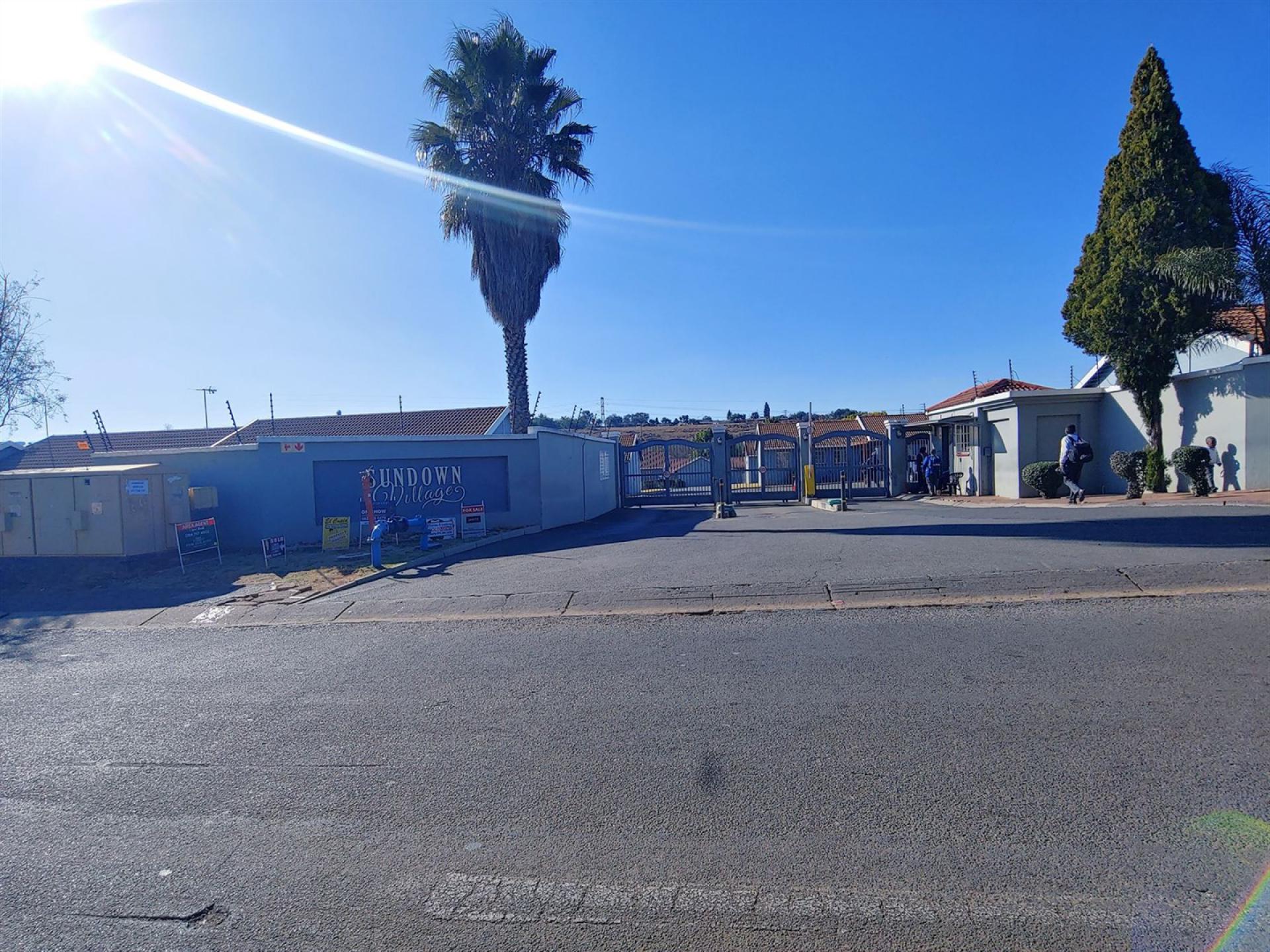 Front View of property in Roodepoort West