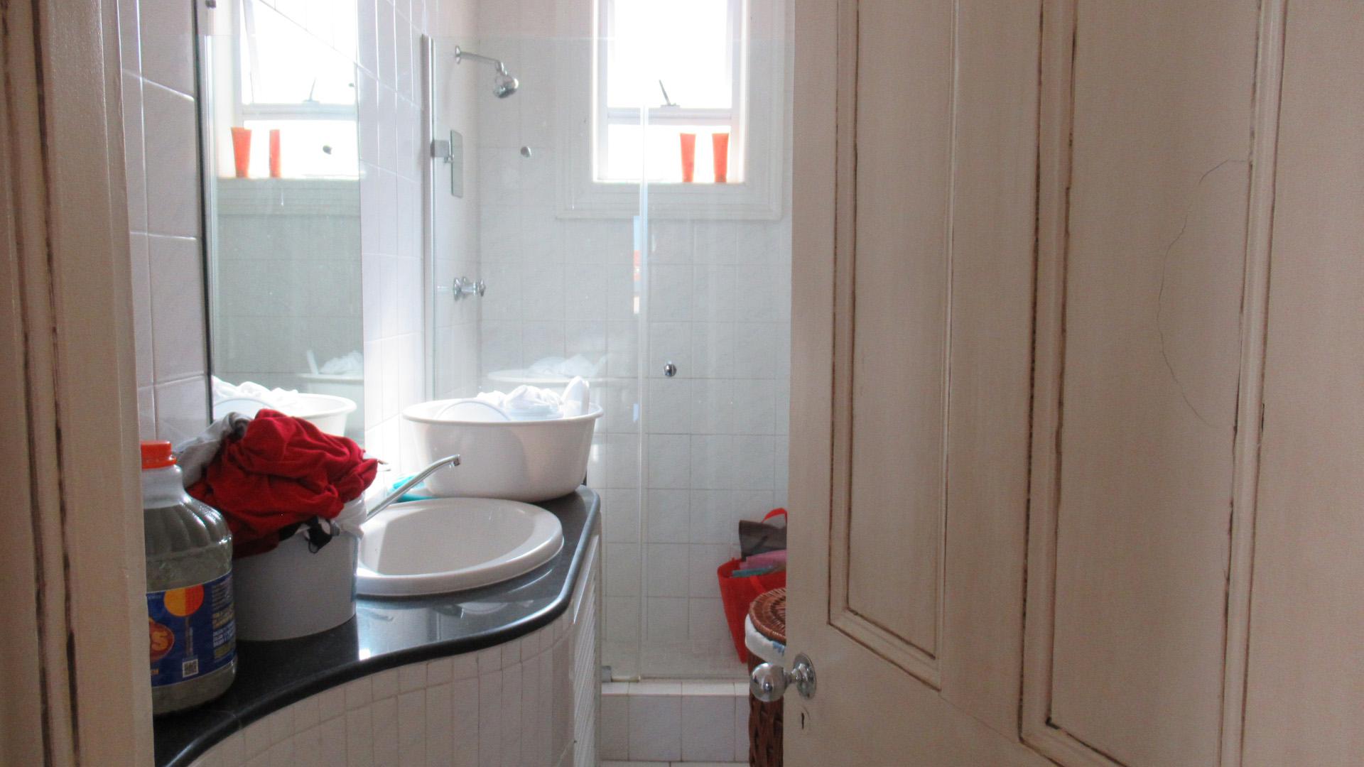 Bathroom 2 - 4 square meters of property in Durban Central