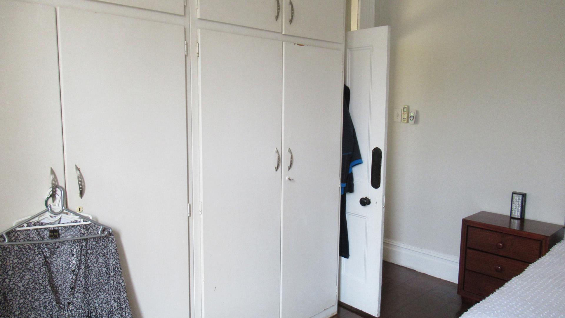 Bed Room 2 - 17 square meters of property in Durban Central