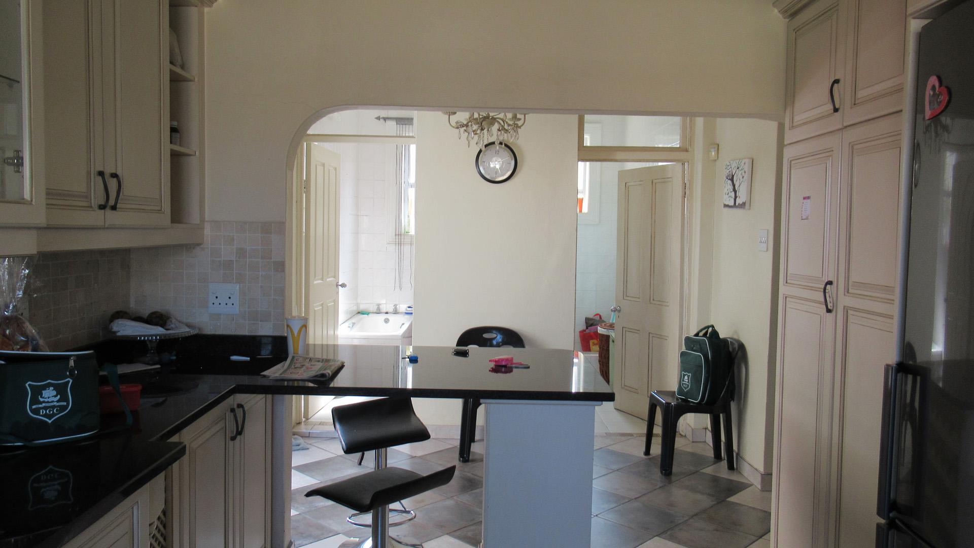 Kitchen - 14 square meters of property in Durban Central