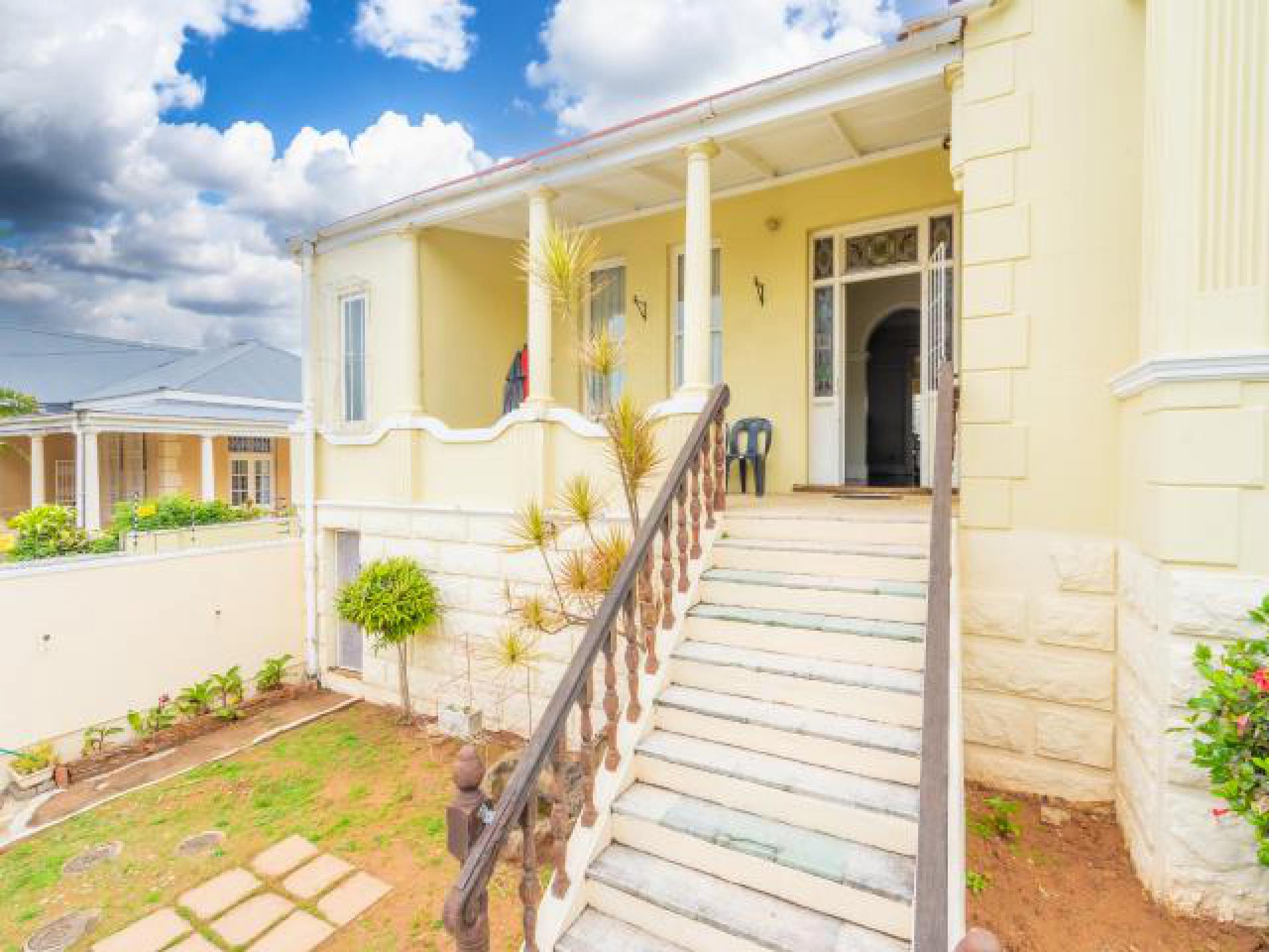 Front View of property in Durban Central