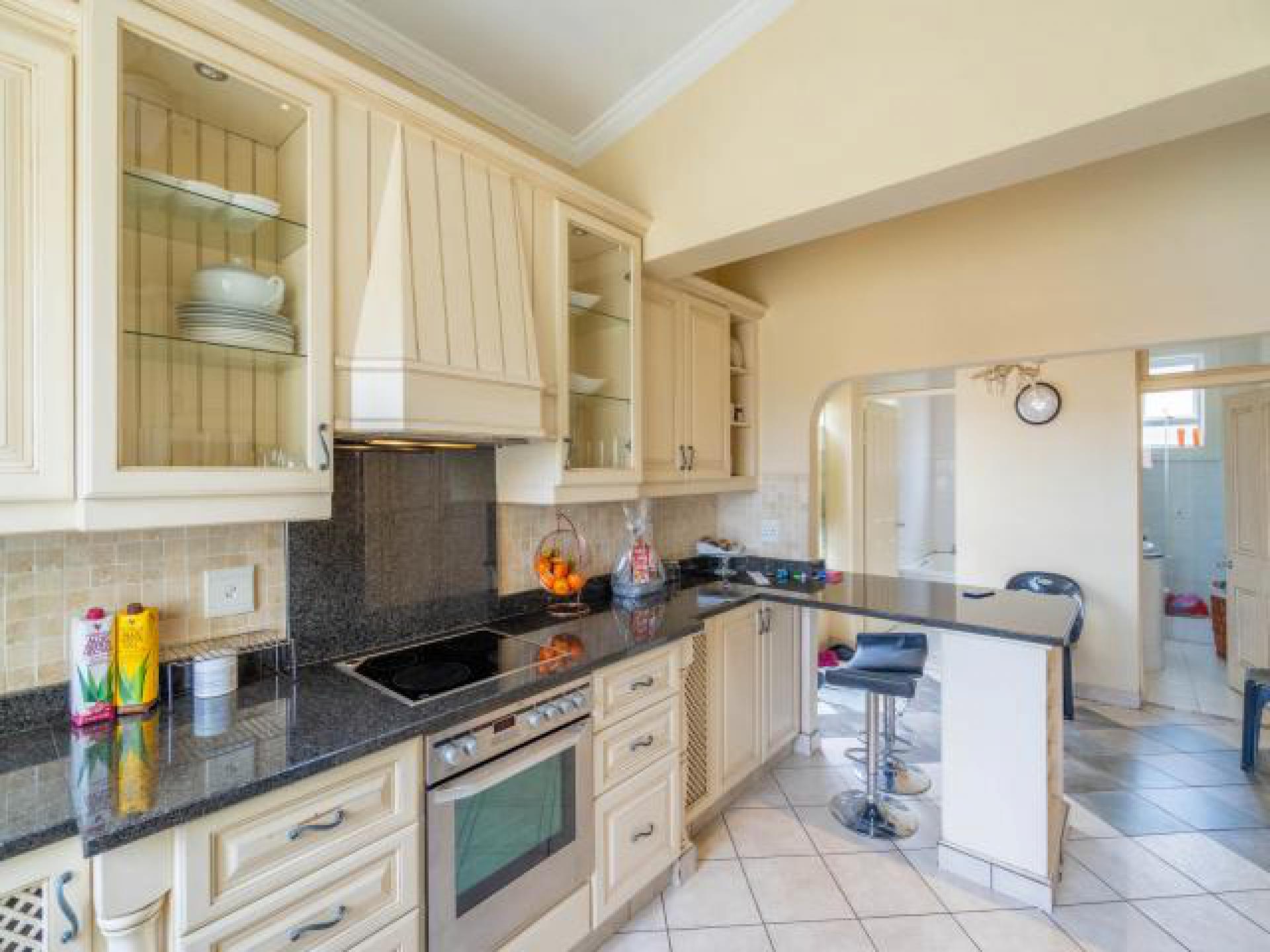 Kitchen - 14 square meters of property in Durban Central