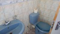 Bathroom 3+ - 4 square meters of property in Lenasia South