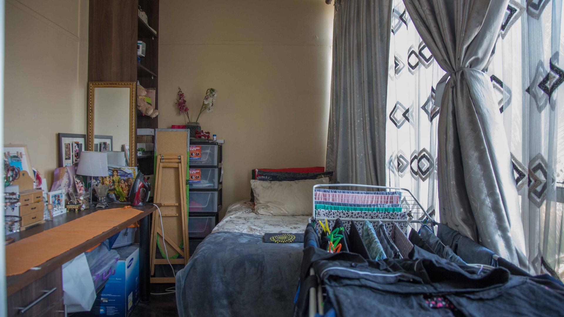 Bed Room 1 - 12 square meters of property in Parktown