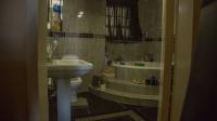 Bathroom 1 - 10 square meters of property in Parktown