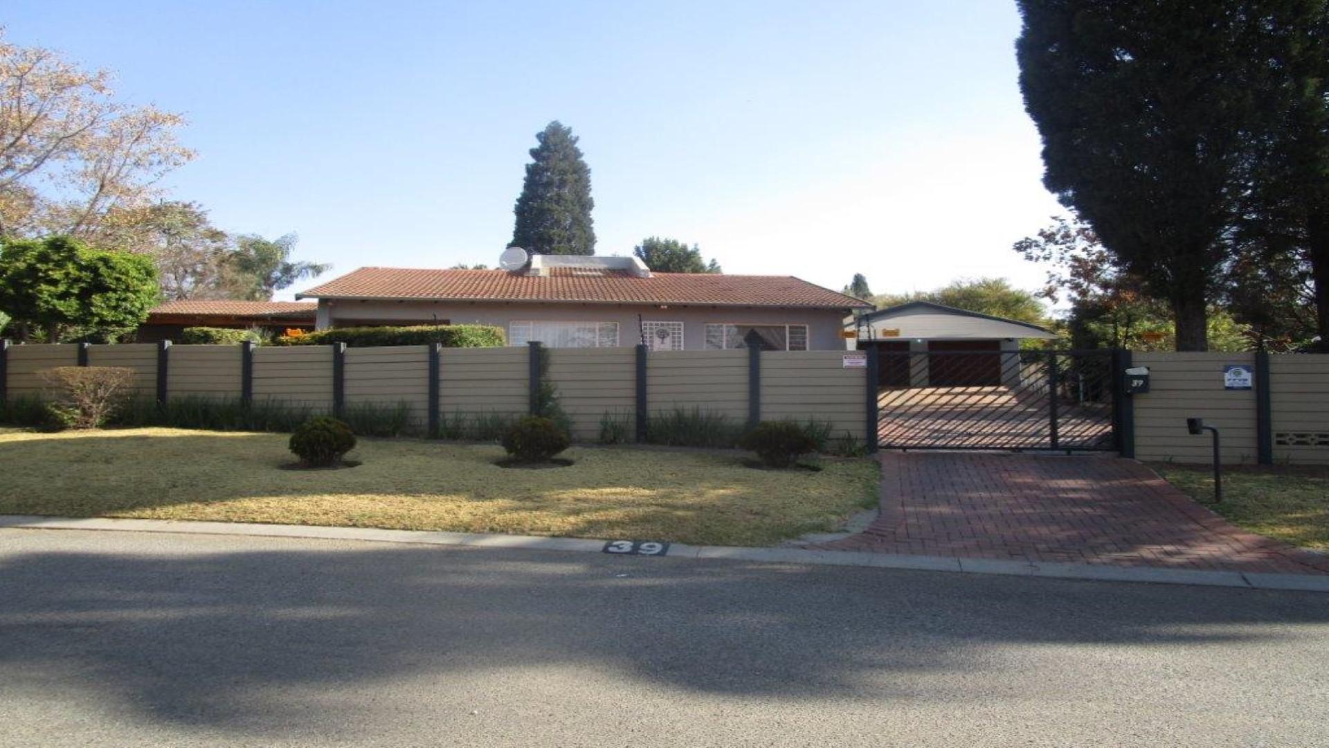 Front View of property in Alberton