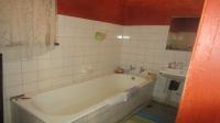 Bathroom 2 - 8 square meters of property in Witfield