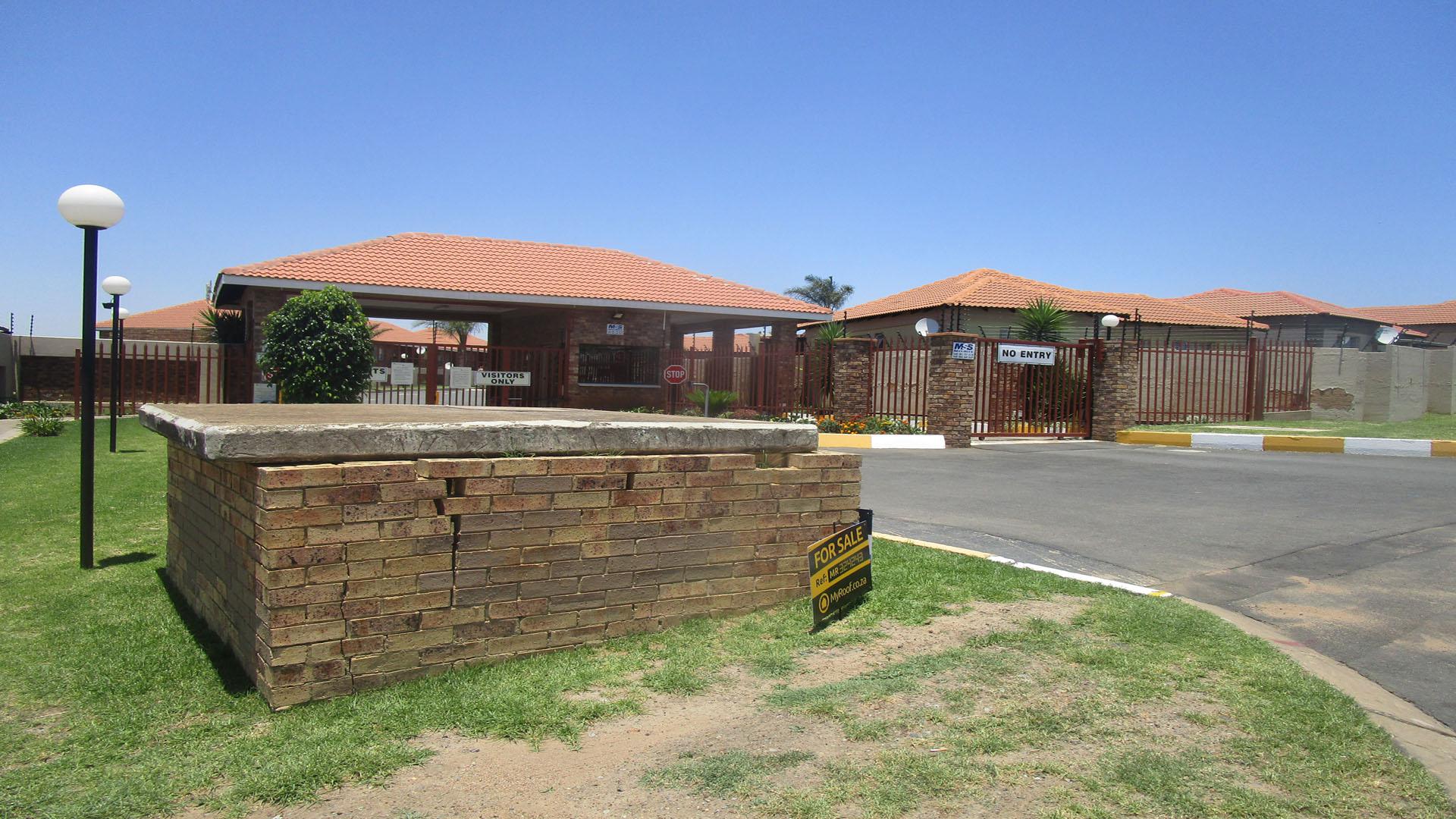 Front View of property in Birchleigh North