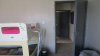 Bed Room 1 - 13 square meters of property in Birchleigh North