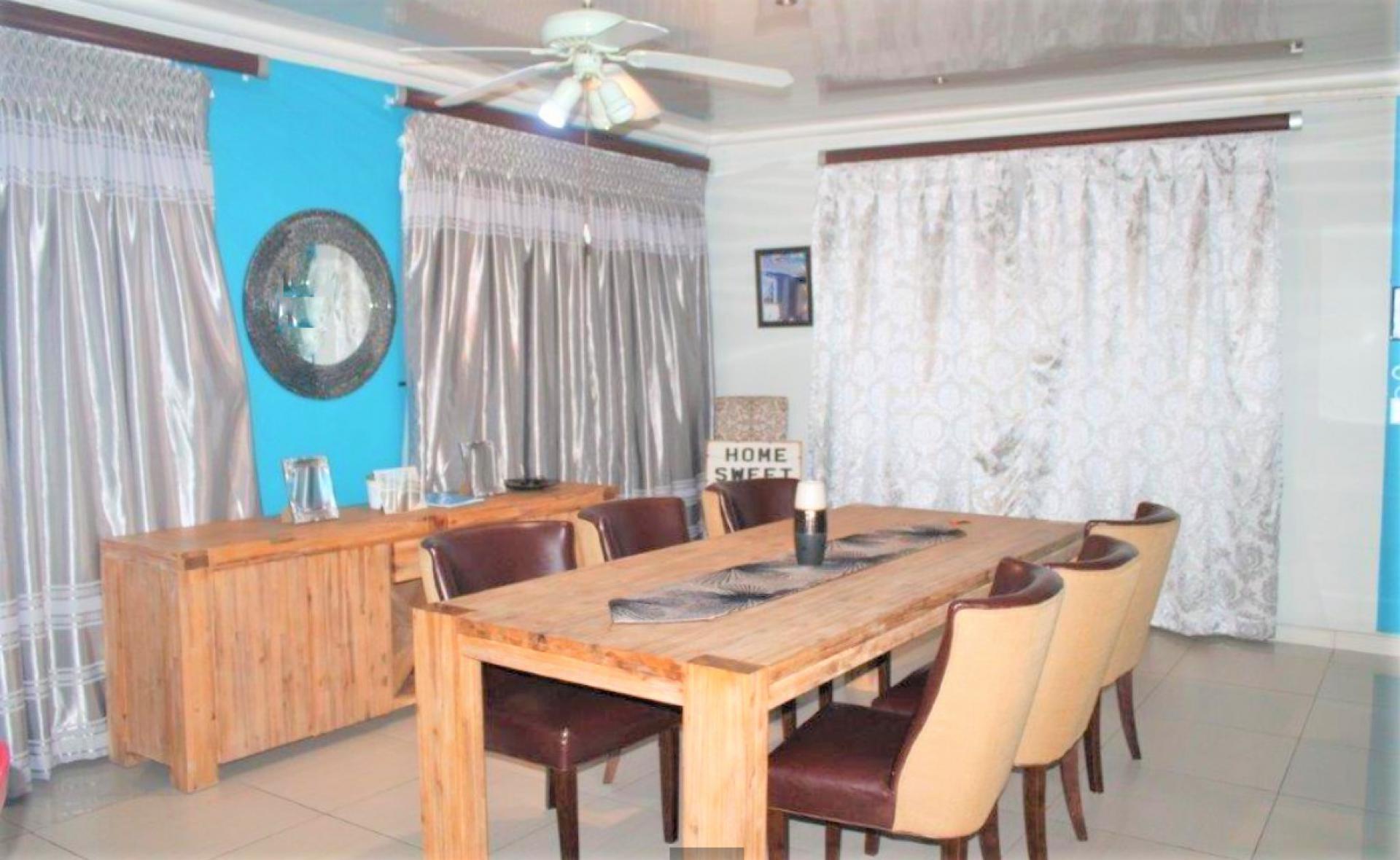 Dining Room - 23 square meters of property in Protea Park (North West)