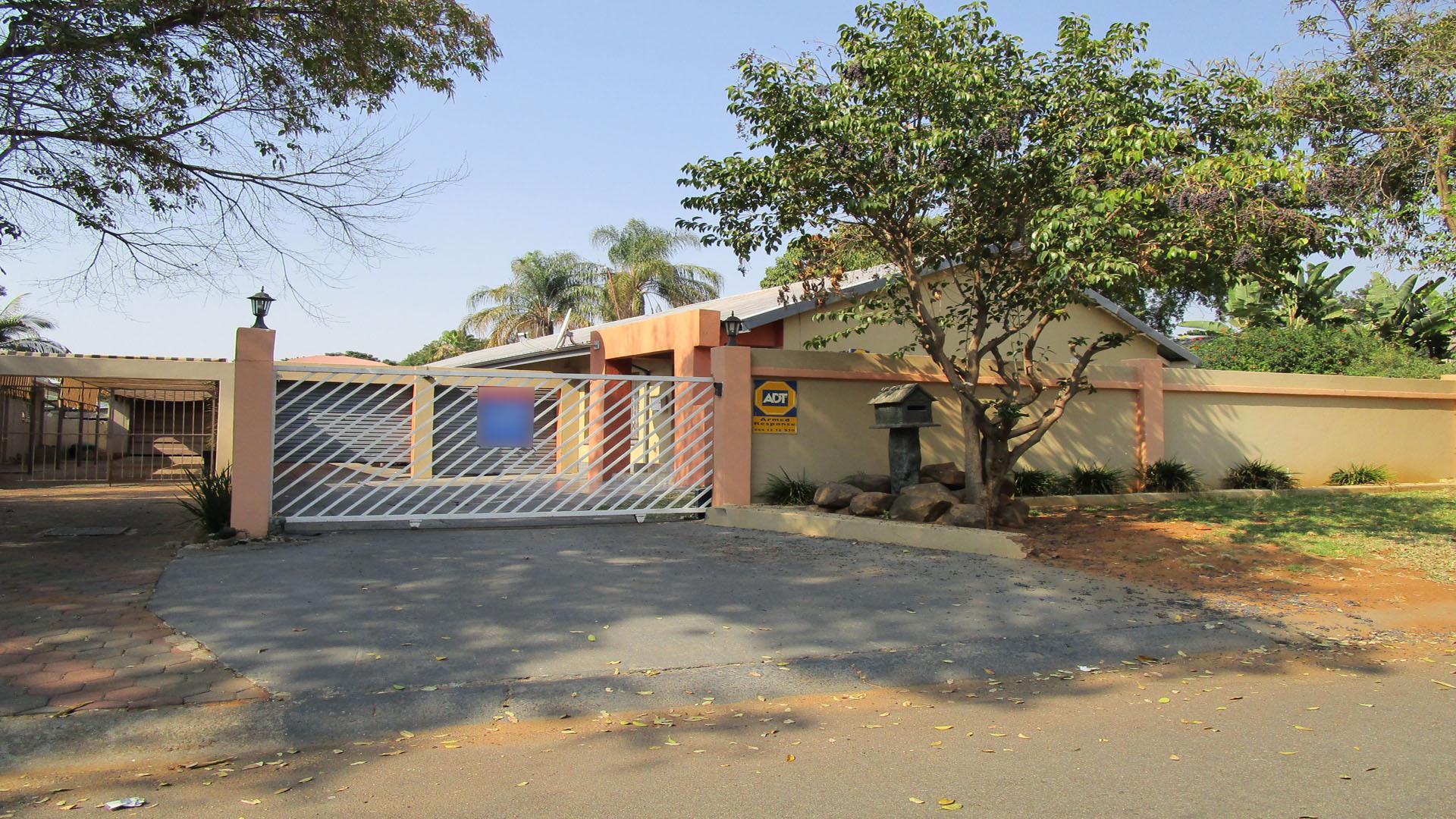 Front View of property in Protea Park