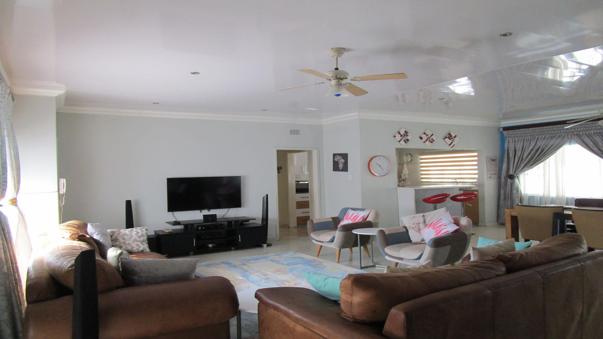 Lounges - 35 square meters of property in Protea Park (North West)