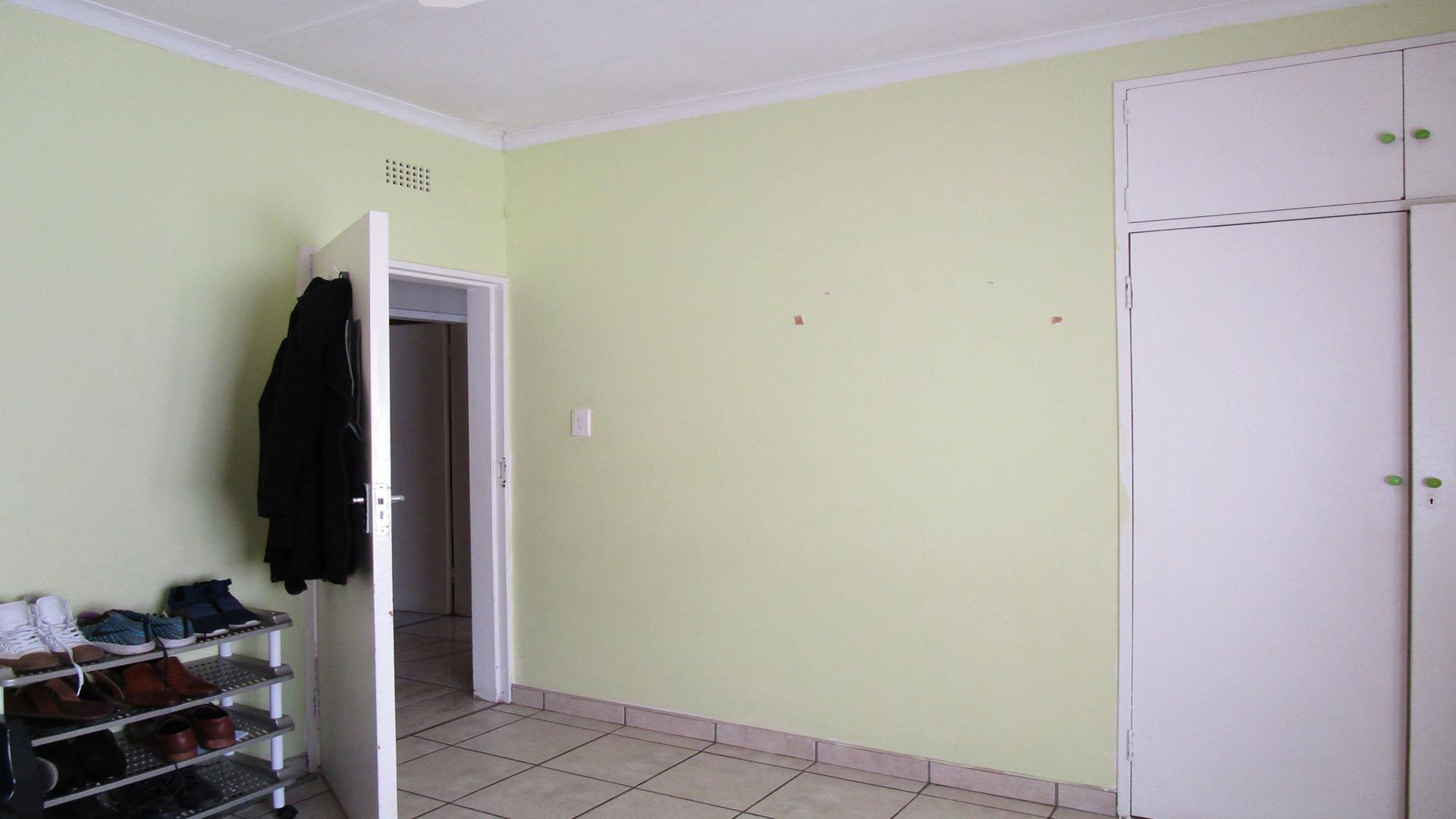 Bed Room 2 - 16 square meters of property in Protea Park (North West)
