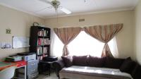 Bed Room 1 - 13 square meters of property in Protea Park