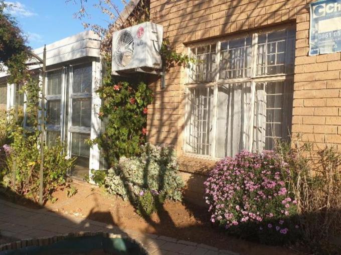 3 Bedroom Simplex for Sale For Sale in Universitas - MR324604