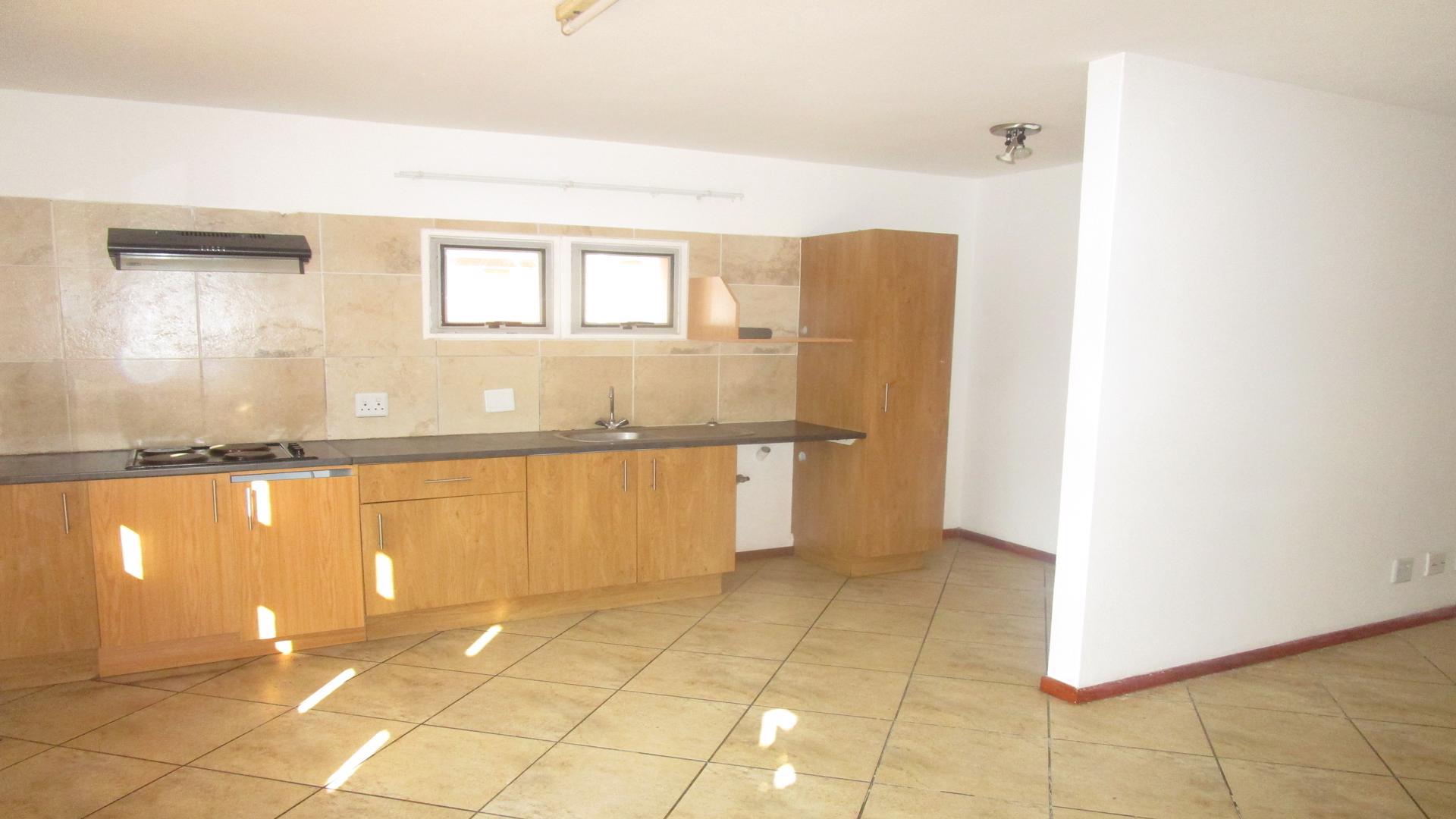 Kitchen - 8 square meters of property in Rosettenville