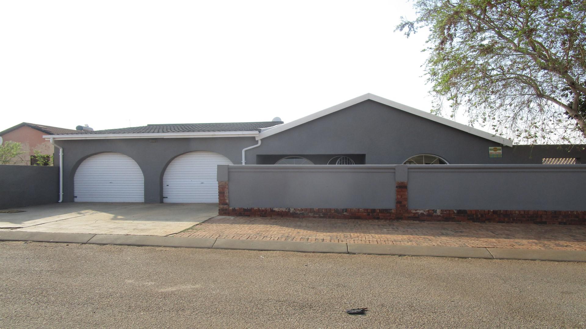 Front View of property in Lenasia South