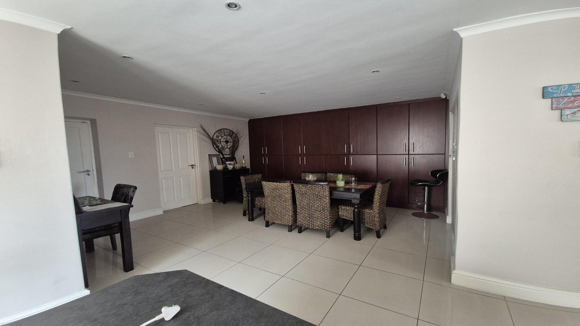 Dining Room of property in Bluewater Bay