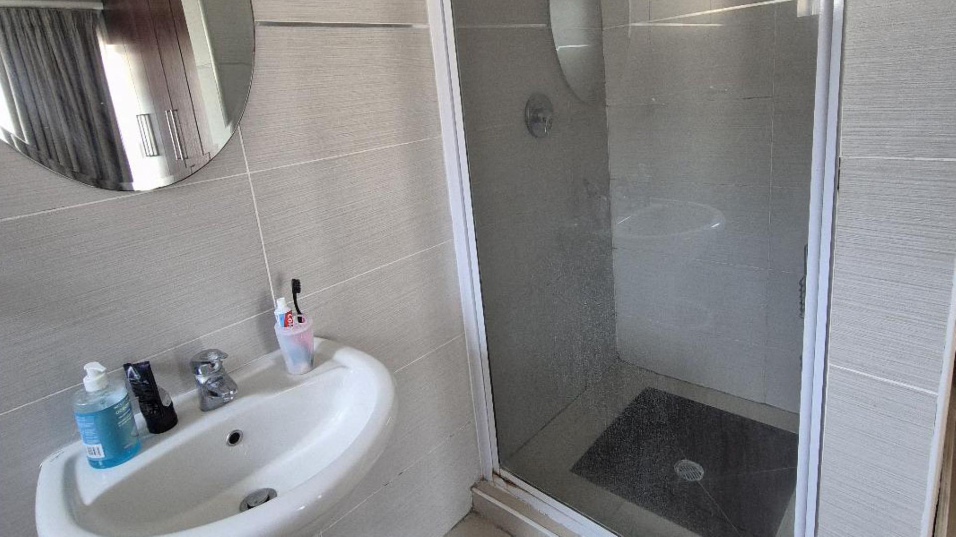 Bathroom 2 of property in Bluewater Bay